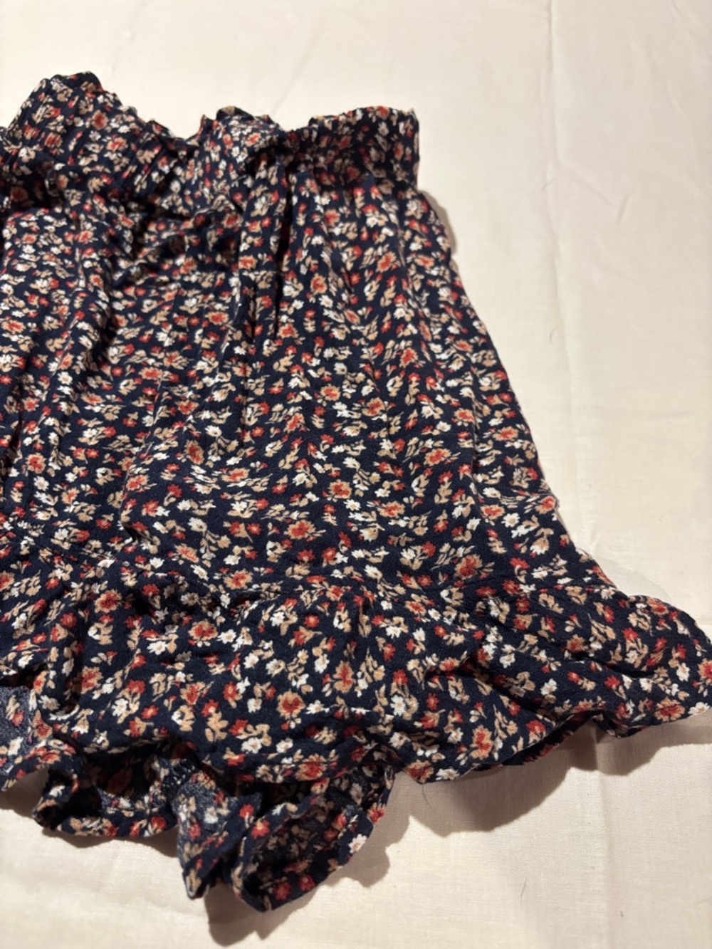 Hollister Navy Floral High-Rise Shorts with Red & Cream Blooms - Picture 3 of 4